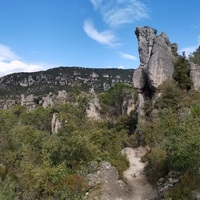 Photo de France - Le Cirque de Mourèze et le Lac du Salagou